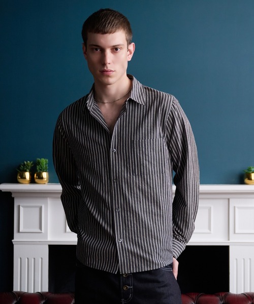 Regen Glanz(レーゲングランツ)の「urban multi-stripe relax shirt / アーバンマルチストライプリラックスシャツ(シャツ/ブラウス・メンズ・ブラウン系その他/グレー・LARGE/MEDIUM/SMALL)」の4枚目の写真