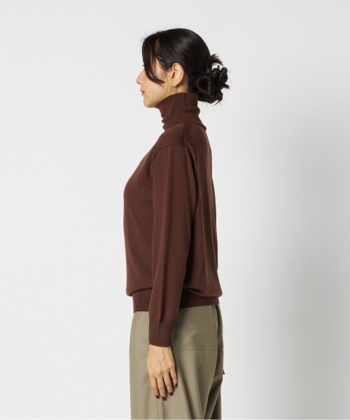 HELIOPOLE(エリオポール)の「<Letroyes> LAURE (TURTLE NECK) / ロール タートルネック(ニット/セーター・レディース・ネイビー/ブラウン/アイボリー/グリーン/レッド・1/2)」の13枚目の写真