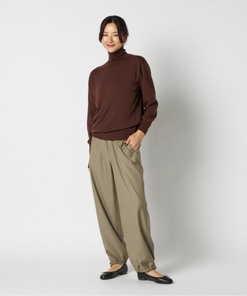 HELIOPOLE(エリオポール)の「<Letroyes> LAURE (TURTLE NECK) / ロール タートルネック(ニット/セーター・レディース・ネイビー/ブラウン/アイボリー/グリーン/レッド・1/2)」の15枚目の写真