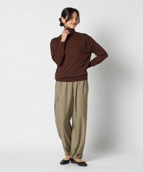 HELIOPOLE(エリオポール)の「<Letroyes> LAURE (TURTLE NECK) / ロール タートルネック(ニット/セーター・レディース・ネイビー/ブラウン/アイボリー/グリーン/レッド・1/2)」の16枚目の写真