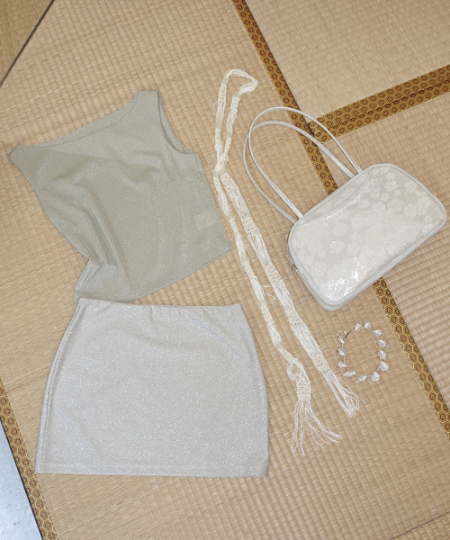 NUUANU(ヌアヌ)の「Lutea Mini Skirt_Silver(スカート・レディース・その他・1/2/3)」の2枚目の写真