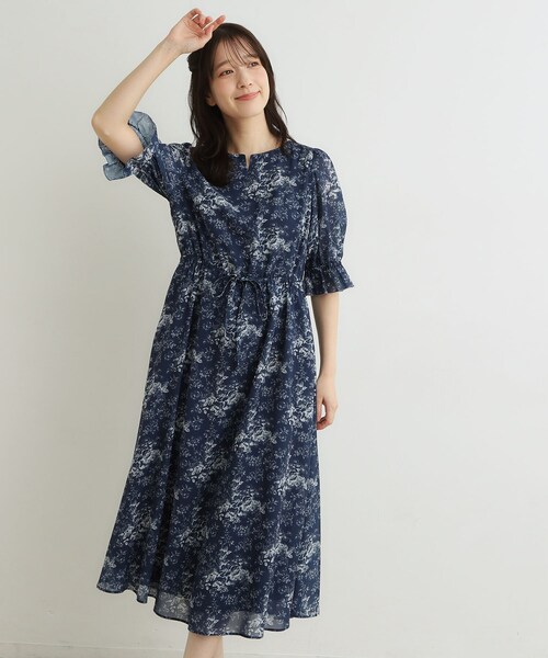 LAURA ASHLEY(ローラアシュレイ)の「【洗える/ウエストドロスト・袖口ゴム仕様】トワル ディライト柄シフォンワンピース(ワンピース・レディース・カーキ系/ネイビー系・40/38)」の17枚目の写真