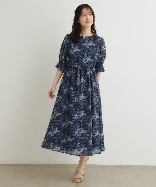 LAURA ASHLEY(ローラアシュレイ)の「【洗える/ウエストドロスト・袖口ゴム仕様】トワル ディライト柄シフォンワンピース(ワンピース・レディース・カーキ系/ネイビー系・40/38)」の8枚目の写真