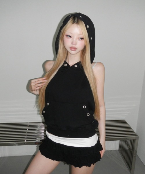THEAIRTOWN(ジエアタウン)の「puching backless hoodie(パーカー・レディース・ブラック/グレー・FREE)」の6枚目の写真
