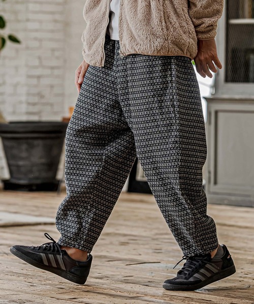 CAMBIO(カンビオ)の「mp15328- Denim Jacquard Curve Pants デニムジャカードカーブパンツ(CAM26AW-006)(その他パンツ・メンズ・ブラック/ネイビー/インディゴブルー・S/M/L)」の2枚目の写真
