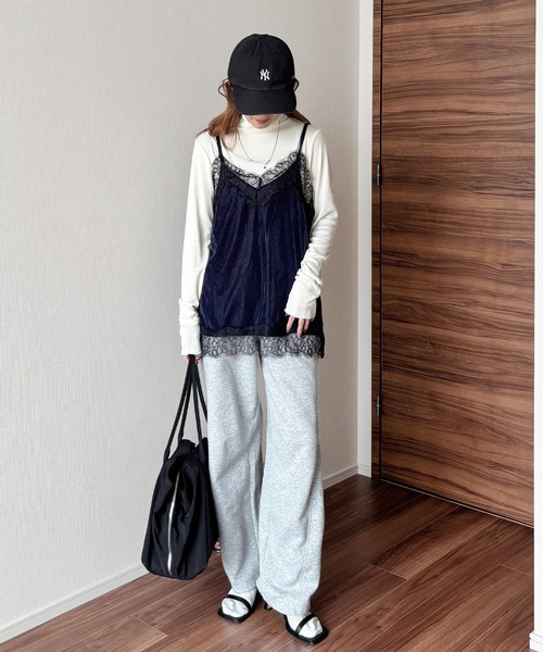 ISOOK(アイスー)の「【ISOOK / アイスー】レースベロアキャミソール / キャミビスチェ ベロアトップス キャミトップス レーストップス 秋服 レイヤード ZOZOTOWN限定(キャミソール・レディース・ネイビー/ブラウン・FREE)」の21枚目の写真