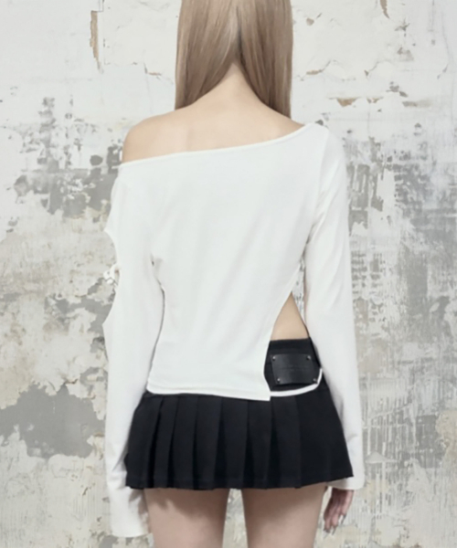 ETRE AU SOMMET(エトレオソメ)の「String Panel Point Long Sleeve (White)(Tシャツ/カットソー・レディース・ホワイト・FREE)」の2枚目の写真