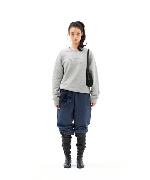 EMIS(イミス)の「EMBOSSED LOGO SWEATSHIRT(スウェット・レディース・ピンク/ネイビー/クリーム/パープル/グレー・MEDIUM/LARGE/SMALL)」の7枚目の写真