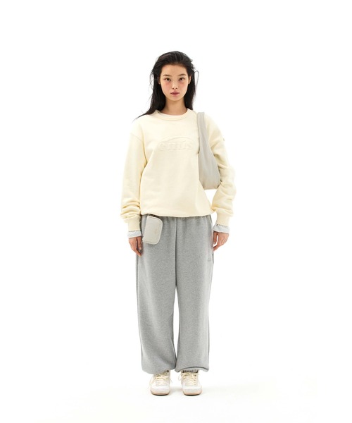 EMIS(イミス)の「EMBOSSED LOGO SWEATSHIRT(スウェット・レディース・ピンク/ネイビー/クリーム/パープル/グレー・MEDIUM/LARGE/SMALL)」の15枚目の写真
