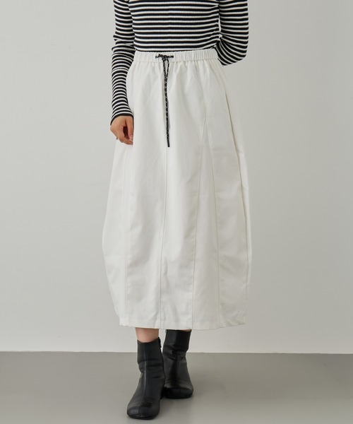 MAGASIN DE MODE Chou Chou（マガジンデモードシュシュ）の「【MAGASIN DE MODE Chou Chou】シンプル台形スカート SNF（スカート・レディース・ブラック/ホワイト・FREE）」の4枚目の写真