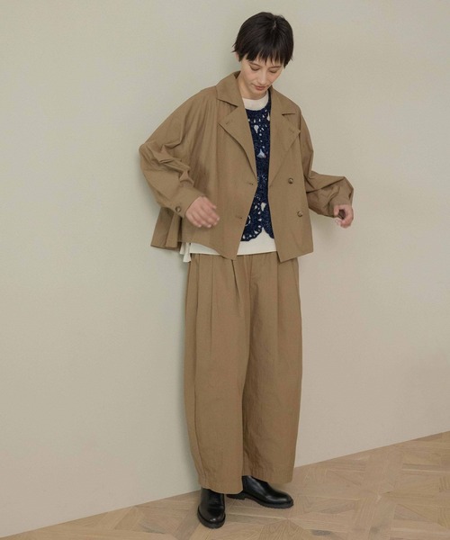 studio CLIP(スタディオクリップ)の「《先行予約/natural by clip》ショートドルマントレンチ(トレンチコート・レディース・カーキ/ベージュ・FREE)」の3枚目の写真