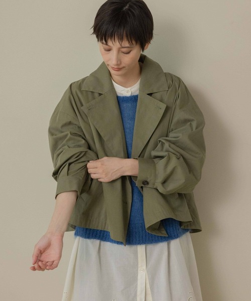 studio CLIP(スタディオクリップ)の「《先行予約/natural by clip》ショートドルマントレンチ(トレンチコート・レディース・カーキ/ベージュ・FREE)」の15枚目の写真