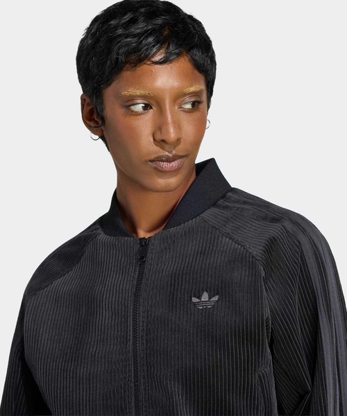 adidas(アディダス)の「コーデュロイ SST トラックトップ / ジャージ / トラックジャケット / アディダスオリジナルス adidas Originals(ジャージ・レディース・ブラック・LARGE/3XL/XX-LARGE/X-SMALL/SMALL/MEDIUM/X-LARGE)」の3枚目の写真