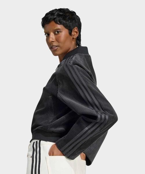 adidas(アディダス)の「コーデュロイ SST トラックトップ / ジャージ / トラックジャケット / アディダスオリジナルス adidas Originals(ジャージ・レディース・ブラック・LARGE/3XL/XX-LARGE/X-SMALL/SMALL/MEDIUM/X-LARGE)」の4枚目の写真
