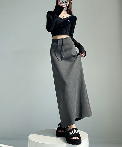 Flugge(フラッジー)の「バックスリットニットロングスカート(スカート・レディース・グレー/ブラック・LARGE/MEDIUM)」の3枚目の写真