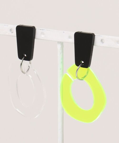 tone（トーン）の「【Noll】"LINK PIERCE 06 "（ピアス（両耳用）・レディース・ホワイト/ピンク/イエロー・FREE）」の2枚目の写真