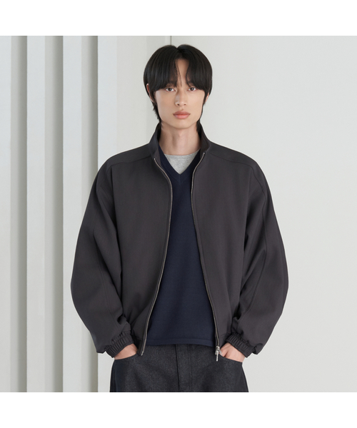 HYOJI(ヒョージ)の「26 FW ハイネック ブルゾン カーブド クロップド ジャケット (3カラー)(その他アウター・メンズ・チャコール/ブラウン/ブラック・L/M)」の2枚目の写真