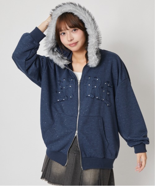 GORGE(ゴージ)の「ラメピグメント風 スタッズロゴファーパーカー|全3色(パーカー・レディース・ネイビー/オフホワイト/ブラック・F)」の16枚目の写真