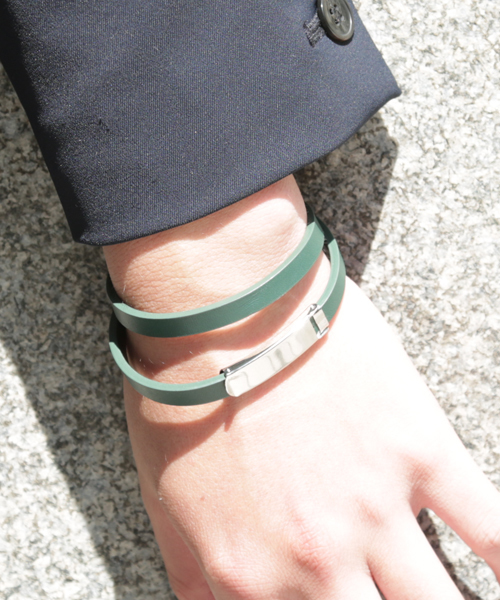 STUDIOUS(ステュディオス)の「【ZOZO限定】STUDIOUS レザーブレスレット(ブレスレット・メンズ・ブラック/ネイビー/ブラウン/グリーン/レッド/キャメル・FREE)」の4枚目の写真