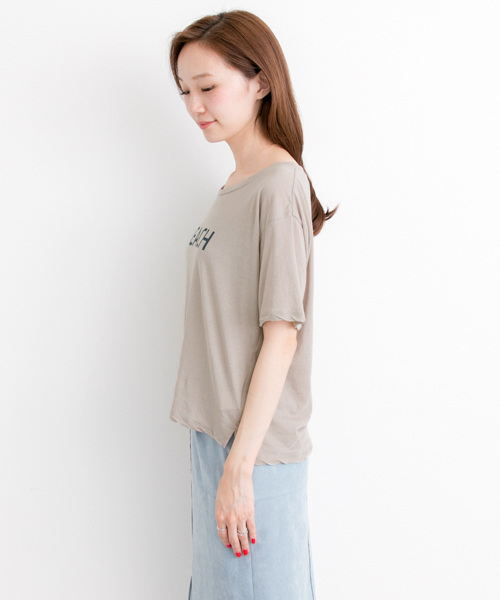 URBAN RESEARCH(アーバンリサーチ)の「UR ロゴプリントガーゼ天竺Tシャツ(Tシャツ/カットソー・レディース・オフホワイト/グレー系その他/カーキ・FREE)」の8枚目の写真