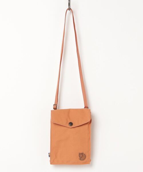 FJALL RAVEN （フェールラーベン）の「Pocket (FJALLRAVEN/フェールラーベン)（ショルダーバッグ・メンズ・ライトブラウン/ダークグレー/ネイビー/ウッド/サンドグレー/ブラック/マルーン/プラム/サックスブルー/ワインレッド/ライトカーキ/ライトグリーン/レッド/グリーン/オレンジ系その他/ライトインディゴブルー/パープル/イエロー/ダークブルー/ダークグリーン/ブラウン/ピンク/グレー系その他/ピンク系その他/ダークオリーブ/グレー/パープル系その他/ボルドー/ブラウン系1/エメラルド/カーキブラウン・FREE）」の10枚目の写真