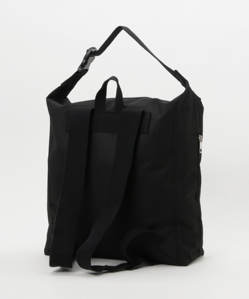 LBC（エルビーシー）の「ポリキャンバス2WAYリュック          （バックパック/リュック・レディース・ブラック/オフホワイト/ネイビー・ONE SIZE）」の4枚目の写真