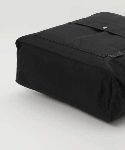 LBC（エルビーシー）の「ポリキャンバス2WAYリュック          （バックパック/リュック・レディース・ブラック/オフホワイト/ネイビー・ONE SIZE）」の8枚目の写真