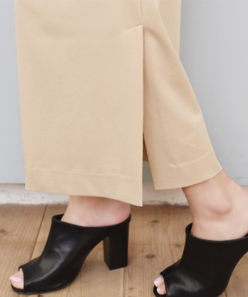 Luz Llena (philter)（ラズレナ　フィルター）の「[ベルト付き]タックワイドパンツ（その他パンツ・レディース・ネイビー/ライトベージュ/グレイッシュベージュ/ピンクベージュ・MEDIUM）」の11枚目の写真