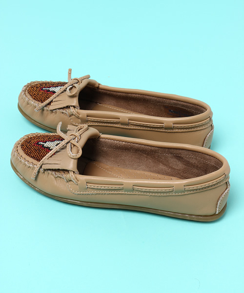 Minnetonka（ミネトンカ）の「 ■[ミネトンカ]MINNETONKA NEWビーズモカシンシューズ（その他シューズ・レディース・オフホワイト/ベージュ・5/6/7）」の3枚目の写真