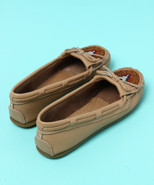 Minnetonka（ミネトンカ）の「 ■[ミネトンカ]MINNETONKA NEWビーズモカシンシューズ（その他シューズ・レディース・オフホワイト/ベージュ・5/6/7）」の5枚目の写真