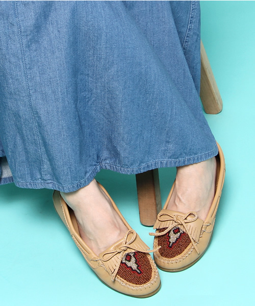 Minnetonka（ミネトンカ）の「 ■[ミネトンカ]MINNETONKA NEWビーズモカシンシューズ（その他シューズ・レディース・オフホワイト/ベージュ・5/6/7）」の8枚目の写真
