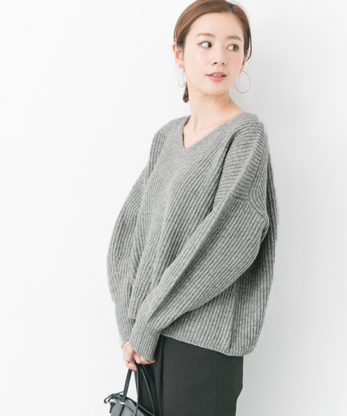 URBAN RESEARCH（アーバンリサーチ）の「畦ショート丈ボリュームニット（ニット/セーター・レディース・モカ/グレー/オフホワイト・FREE）」の6枚目の写真