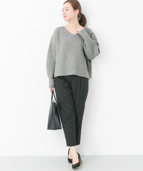 URBAN RESEARCH（アーバンリサーチ）の「畦ショート丈ボリュームニット（ニット/セーター・レディース・モカ/グレー/オフホワイト・FREE）」の7枚目の写真