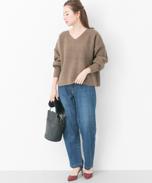 URBAN RESEARCH（アーバンリサーチ）の「畦ショート丈ボリュームニット（ニット/セーター・レディース・モカ/グレー/オフホワイト・FREE）」の8枚目の写真