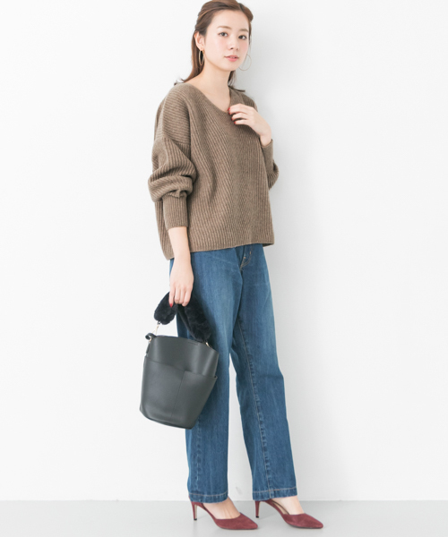 URBAN RESEARCH（アーバンリサーチ）の「畦ショート丈ボリュームニット（ニット/セーター・レディース・モカ/グレー/オフホワイト・FREE）」の9枚目の写真