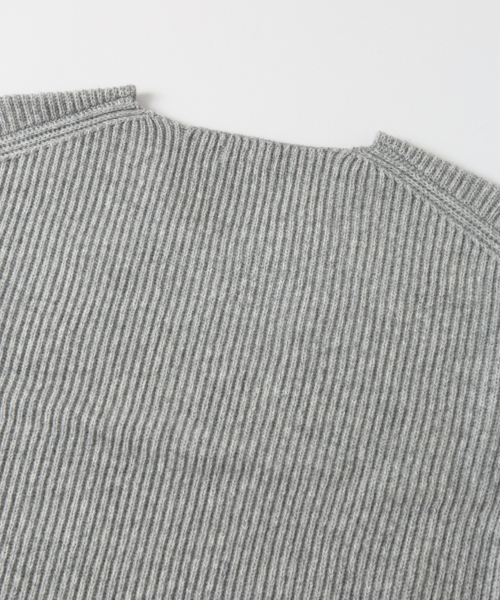 URBAN RESEARCH（アーバンリサーチ）の「畦ショート丈ボリュームニット（ニット/セーター・レディース・モカ/グレー/オフホワイト・FREE）」の20枚目の写真