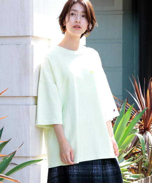 Champion（チャンピオン）の「【別注】＜Champion（チャンピオン）＞∴リバースウィーブTシャツ o（Tシャツ/カットソー・レディース・ベージュ/パープル/イエロー/ダークグリーン・MEDIUM）」の15枚目の写真