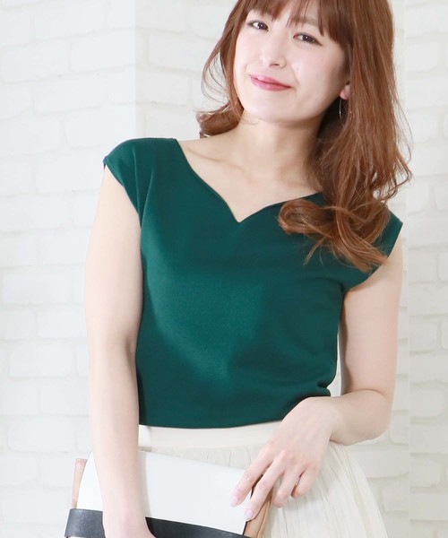 HER CLOSET(ハークローゼット)の「【HER CLOSET】ハートネックノースリニット(Tシャツ/カットソー・レディース・ブルー/グリーン/マスタード/モカ・M)」の3枚目の写真