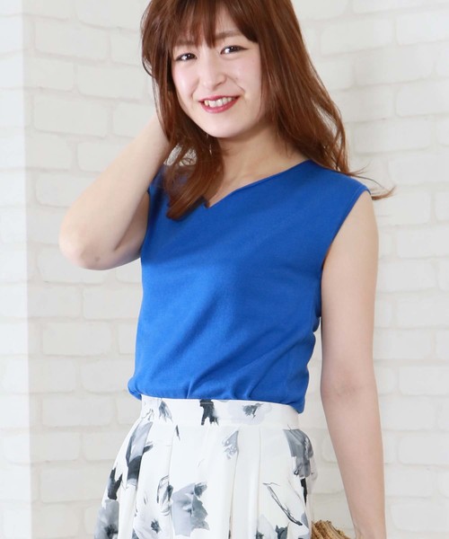 HER CLOSET(ハークローゼット)の「【HER CLOSET】ハートネックノースリニット(Tシャツ/カットソー・レディース・ブルー/グリーン/マスタード/モカ・M)」の8枚目の写真