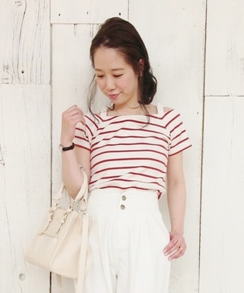 Chico(チコ)の「オフショルダーテレコT(Tシャツ/カットソー・レディース・グレー/ライトグレー/ネイビー/レッド/ホワイト・FREE)」の5枚目の写真