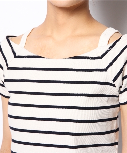 Chico(チコ)の「オフショルダーテレコT(Tシャツ/カットソー・レディース・グレー/ライトグレー/ネイビー/レッド/ホワイト・FREE)」の12枚目の写真