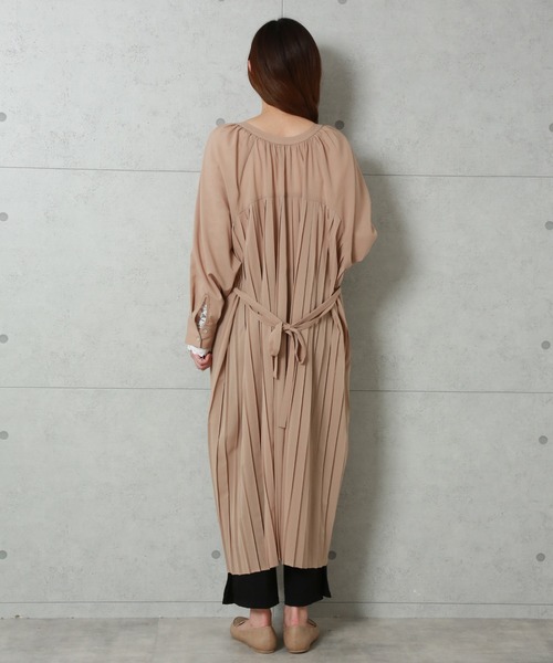 libelle more（リベル モア）の「シアーバックプリーツガウンワンピース（ワンピース・レディース・ベージュ/モカ/ブラック・FREE）」の15枚目の写真