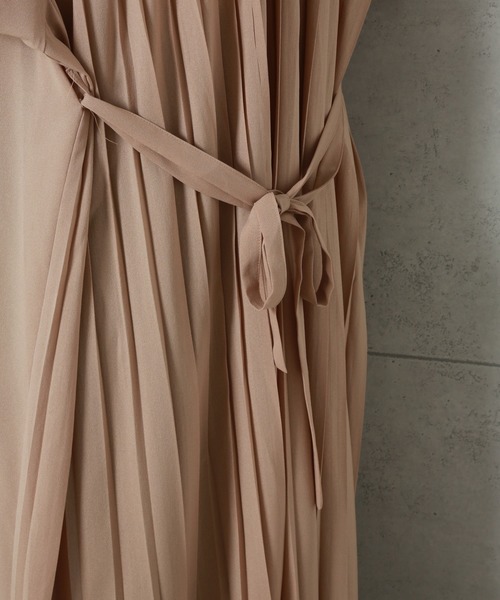 libelle more（リベル モア）の「シアーバックプリーツガウンワンピース（ワンピース・レディース・ベージュ/モカ/ブラック・FREE）」の13枚目の写真