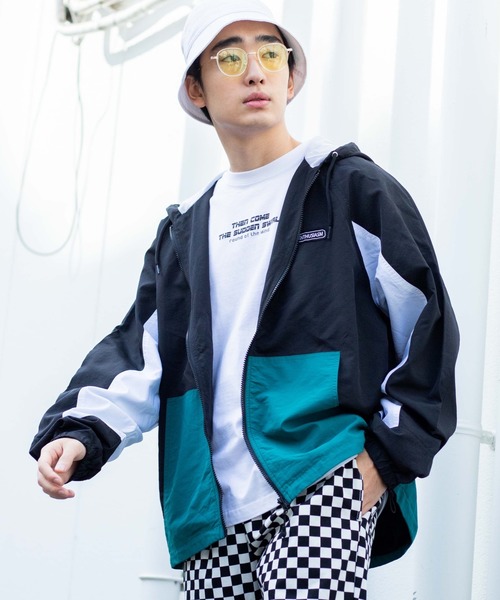 WEGO(ウィゴー)の「WEGO/ナイロンフーデッドブルゾン(ナイロンジャケット・メンズ・ホワイト/ブラック/ネイビー・MEDIUM/LARGE)」の2枚目の写真