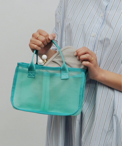 cache cache(カシュ カシュ)の「カシュカシュ cachecache / メッシュバッグインバッグ(ポーチ・レディース・ライトベージュ/ブラック/カーキ/パープル/イエロー/ブラック×ホワイト/その他1/その他/シルバー/ブルー/ピンク/グレー・FREE)」の6枚目の写真