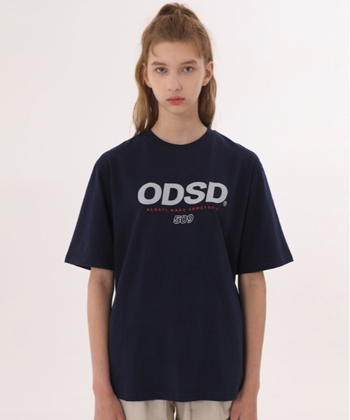 ODD STUDIO（オッドスタジオ）の「【ODD STUDIO】ODSD LOGO T-SHIRT / オッドスタジオ シグネチャー ロゴ Tシャツ（Tシャツ/カットソー・レディース・ホワイト/ブルー/ブラック/ネイビー/パープル/チャコールグレー/ブルーグレー/アイボリー・MEDIUM/LARGE）」の7枚目の写真