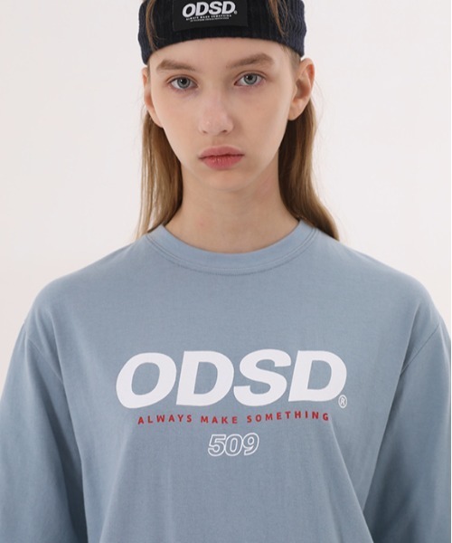 ODD STUDIO（オッドスタジオ）の「【ODD STUDIO】ODSD LOGO T-SHIRT / オッドスタジオ シグネチャー ロゴ Tシャツ（Tシャツ/カットソー・レディース・ホワイト/ブルー/ブラック/ネイビー/パープル/チャコールグレー/ブルーグレー/アイボリー・MEDIUM/LARGE）」の6枚目の写真