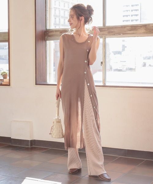 KOBE LETTUCE（コウベレタス）の「ボタンデザインシアーニットチュニック（チュニック・レディース・ブラック/ネイビー/モカ・FREE）」の2枚目の写真