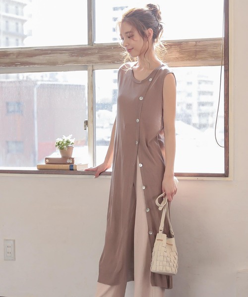 KOBE LETTUCE（コウベレタス）の「ボタンデザインシアーニットチュニック（チュニック・レディース・ブラック/ネイビー/モカ・FREE）」の7枚目の写真