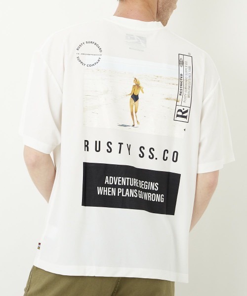 RUSTY(ラスティ)の「【RUSTY / ラスティー】バックプリントTシャツ / ユニセックス(Tシャツ/カットソー・メンズ・ホワイト/ブラック・MEDIUM/LARGE)」の1枚目の写真